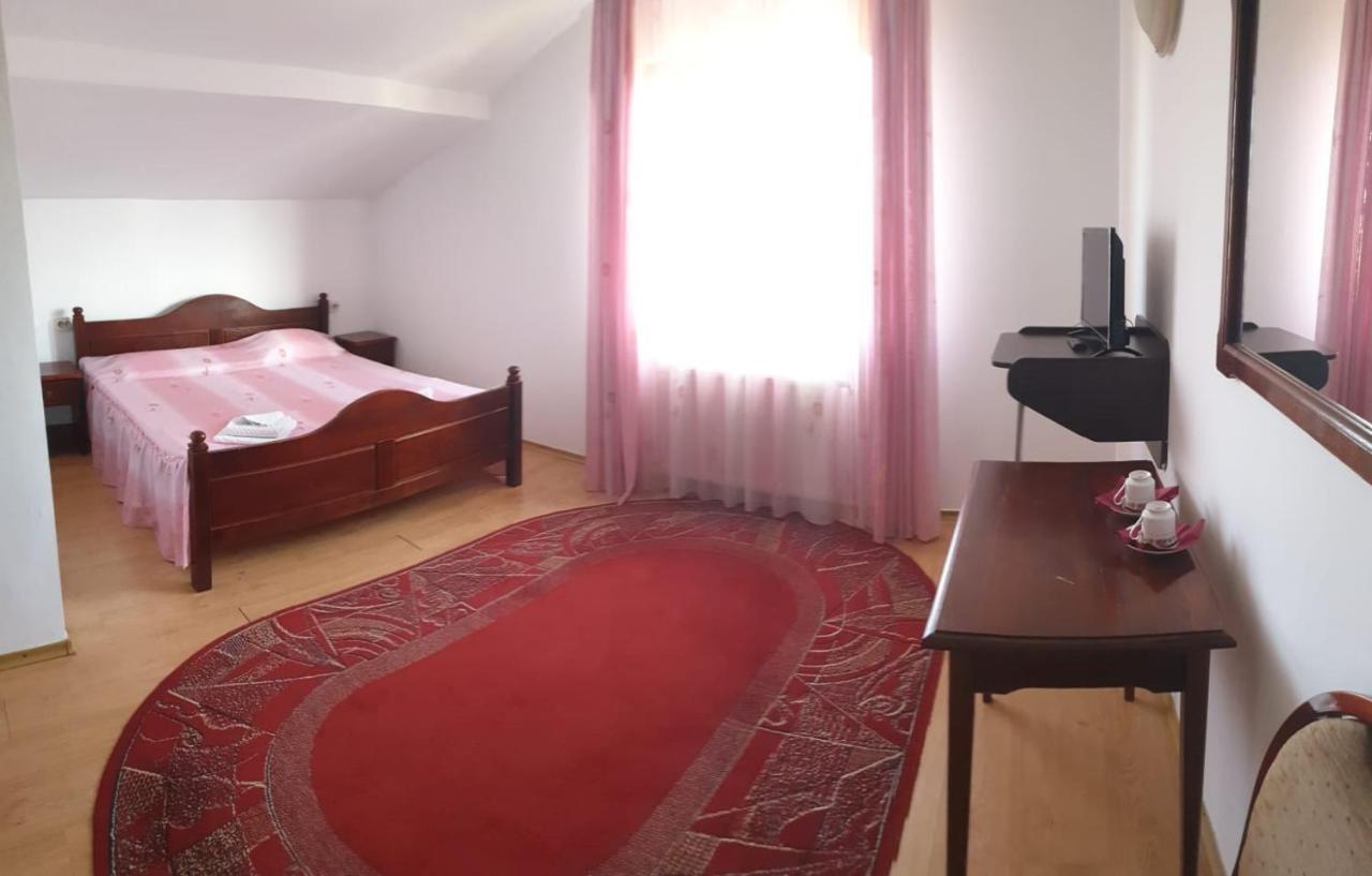 Motel Balcost Piatra Neamţ Exteriör bild