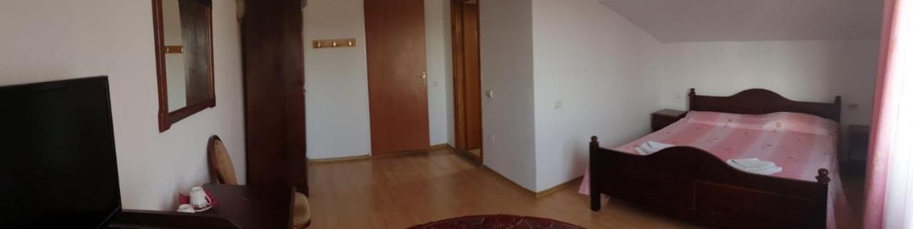 Motel Balcost Piatra Neamţ Exteriör bild