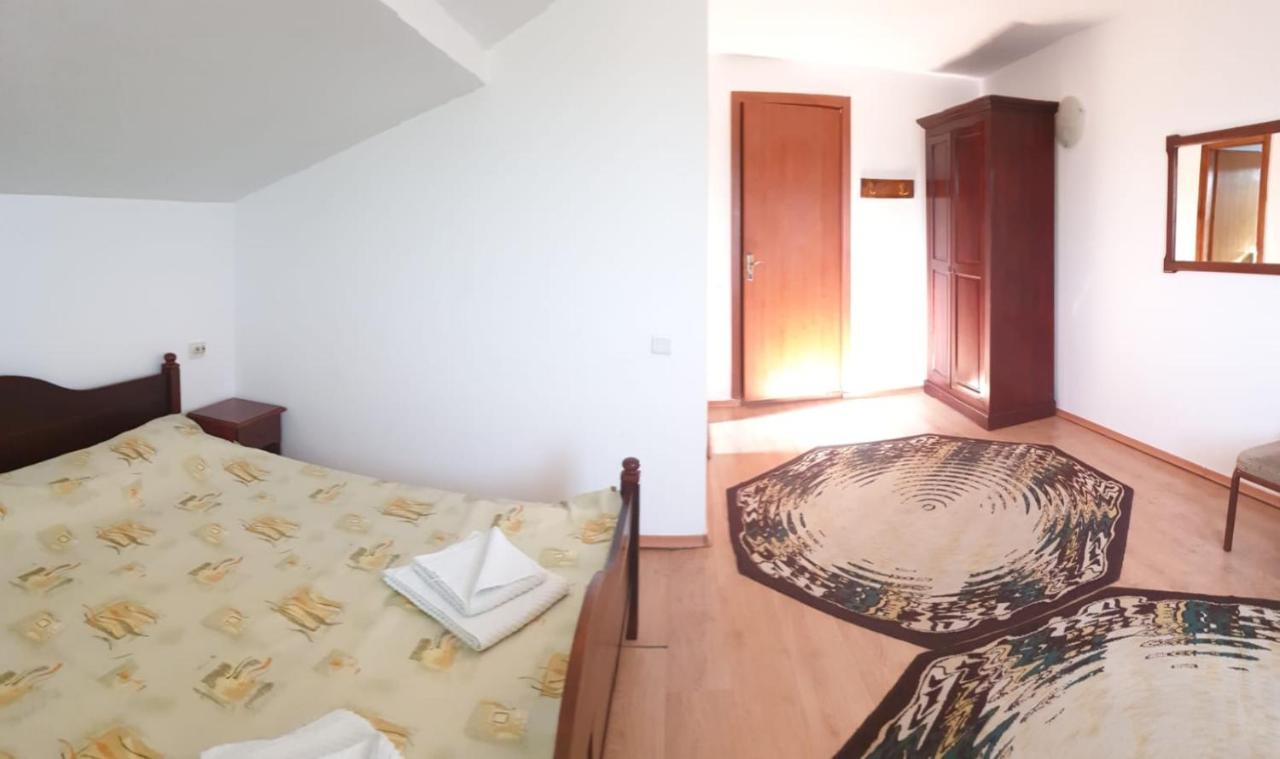Motel Balcost Piatra Neamţ Exteriör bild