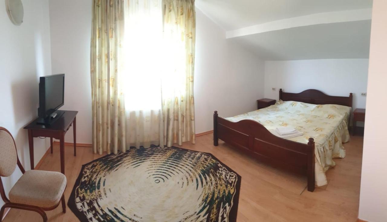 Motel Balcost Piatra Neamţ Exteriör bild